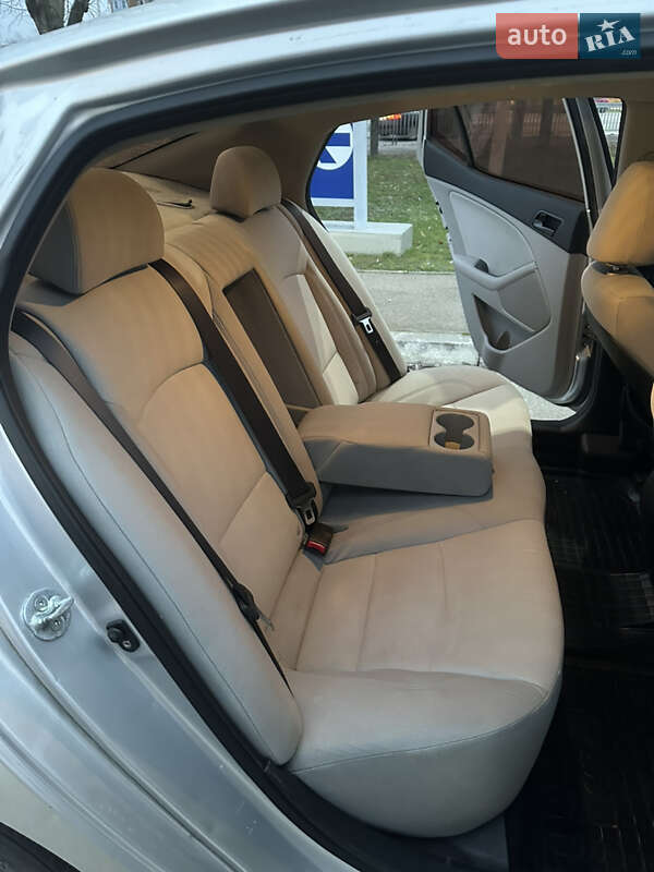 Седан Kia Optima 2013 в Днепре