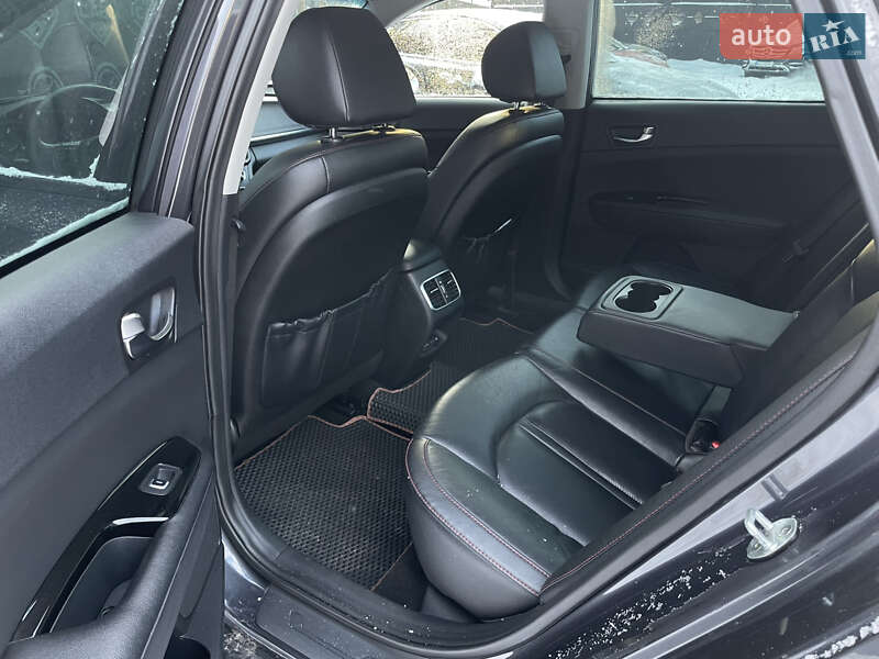 Седан Kia Optima 2017 в Киеве фото 14 Седан Kia Optima 2017 в Киеве