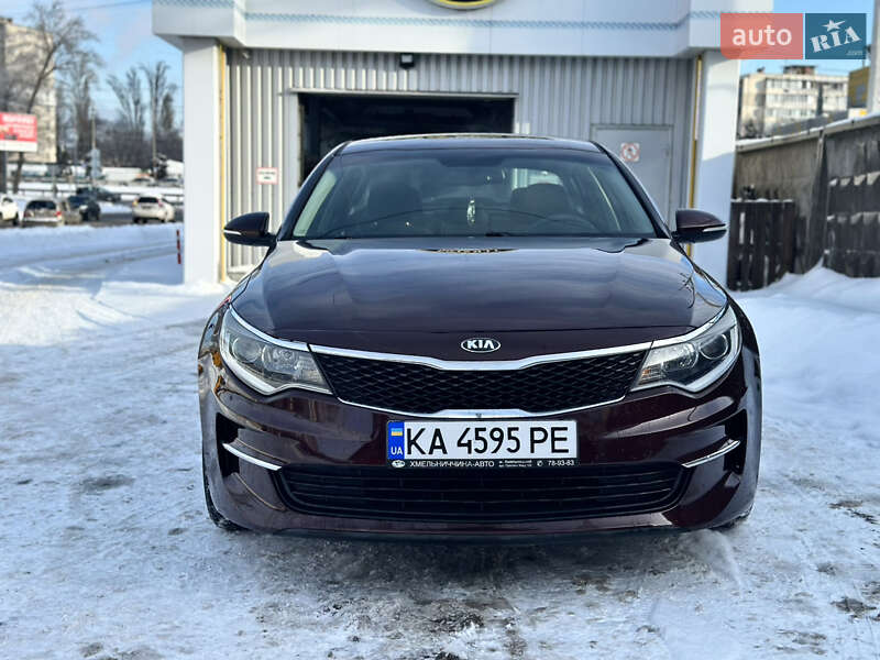 Седан Kia Optima 2016 в Киеве