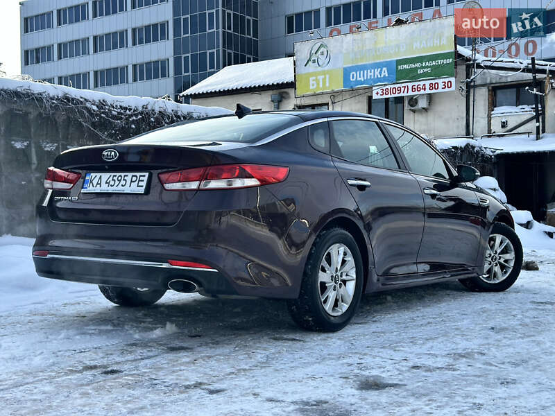 Седан Kia Optima 2016 в Киеве