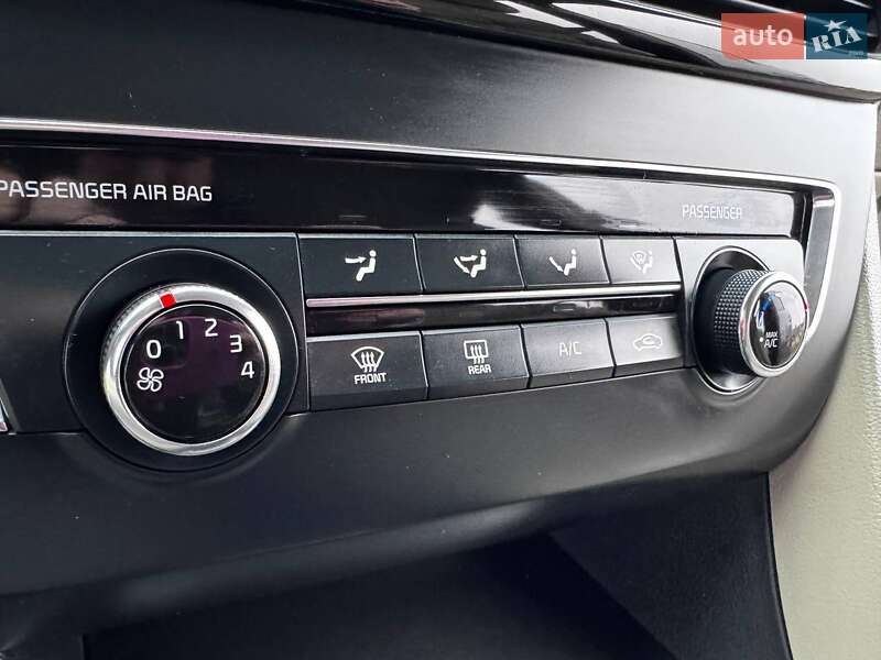 Седан Kia Optima 2016 в Козельщине