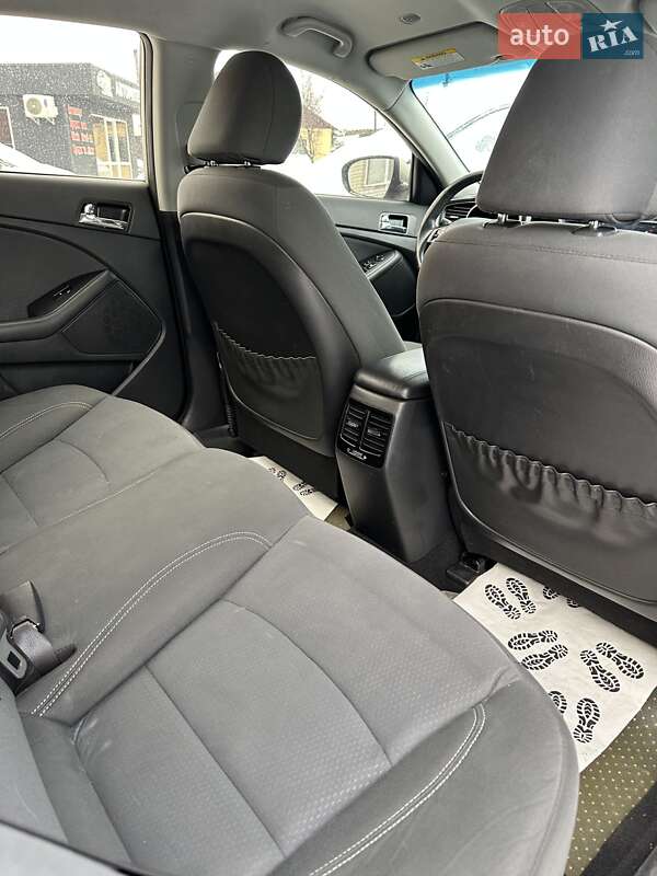 Седан Kia Optima 2013 в Смілі