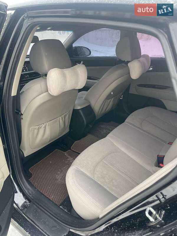 Седан Kia Optima 2018 в Киеве