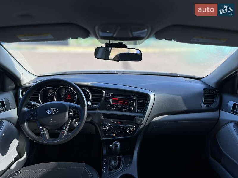 Седан Kia Optima 2012 в Николаеве