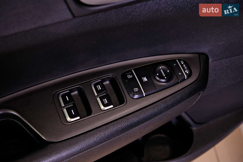 Седан Kia Optima 2016 в Одессе