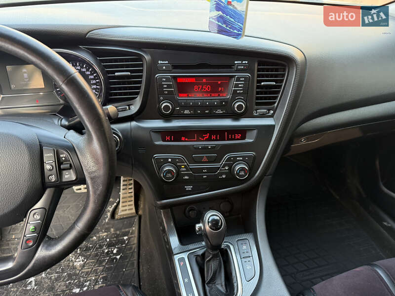 Седан Kia Optima 2012 в Ирпене
