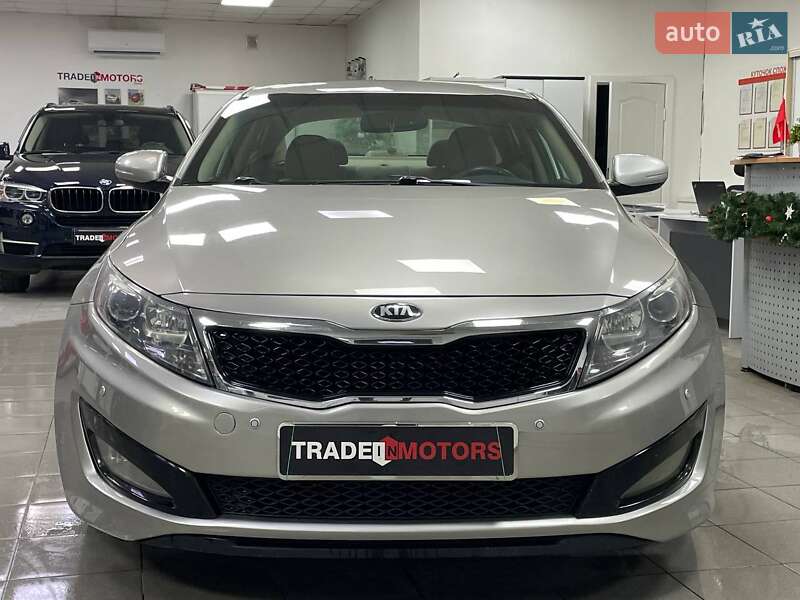 Седан Kia Optima 2013 в Киеве