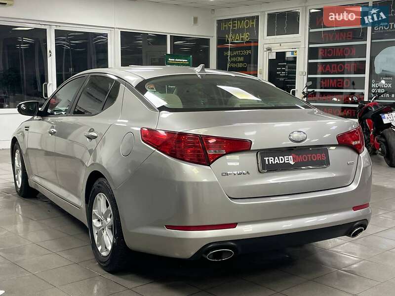 Седан Kia Optima 2013 в Киеве