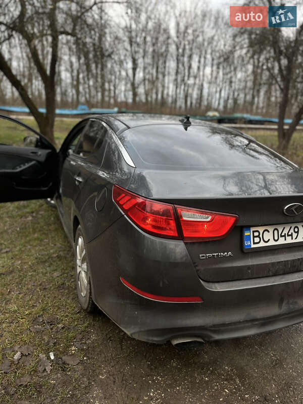 Седан Kia Optima 2015 в Городке