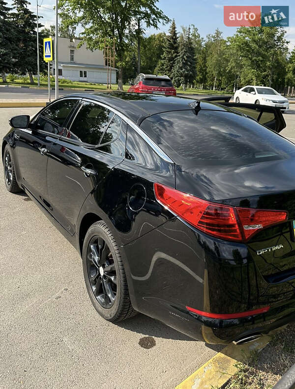 Седан Kia Optima 2013 в Ирпене