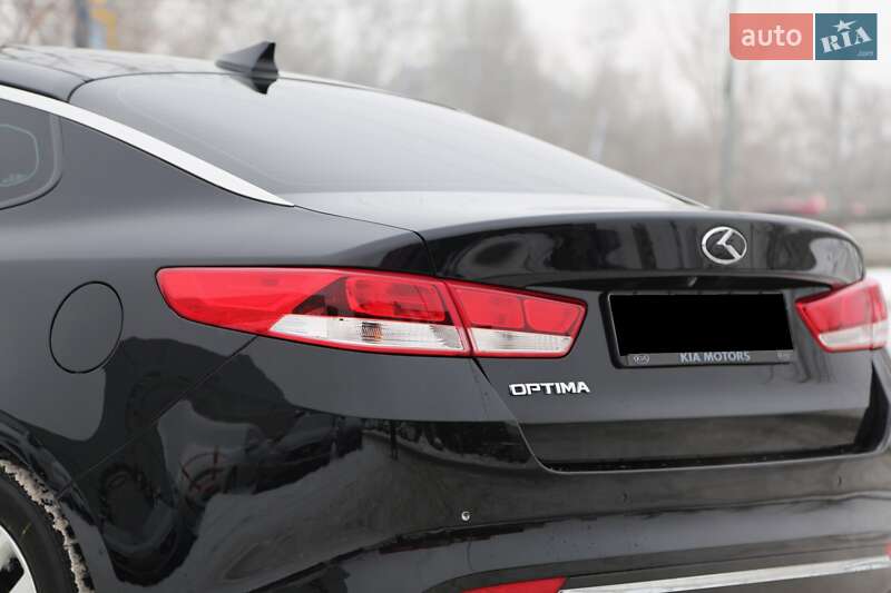 Седан Kia Optima 2018 в Киеве