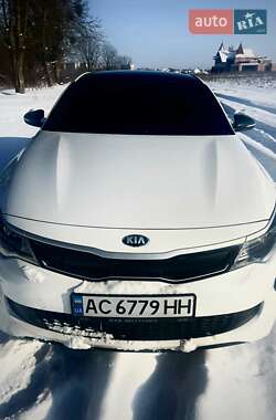 Седан Kia Optima 2017 в Киеве