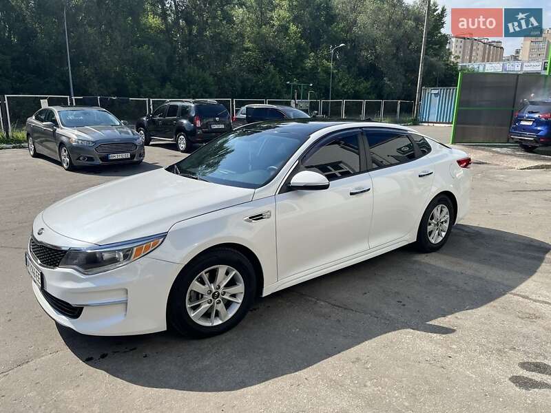 Седан Kia Optima 2016 в Сумах