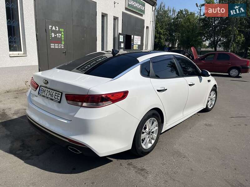 Седан Kia Optima 2016 в Сумах