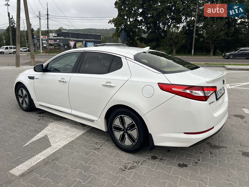 Седан Kia Optima 2013 в Старом Самборе