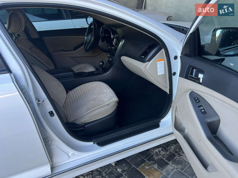 Седан Kia Optima 2013 в Старом Самборе