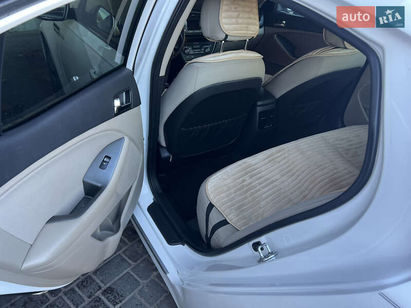 Седан Kia Optima 2013 в Старом Самборе