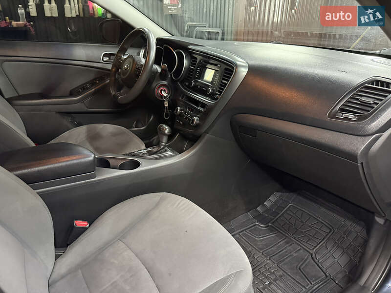Седан Kia Optima 2014 в Снятині