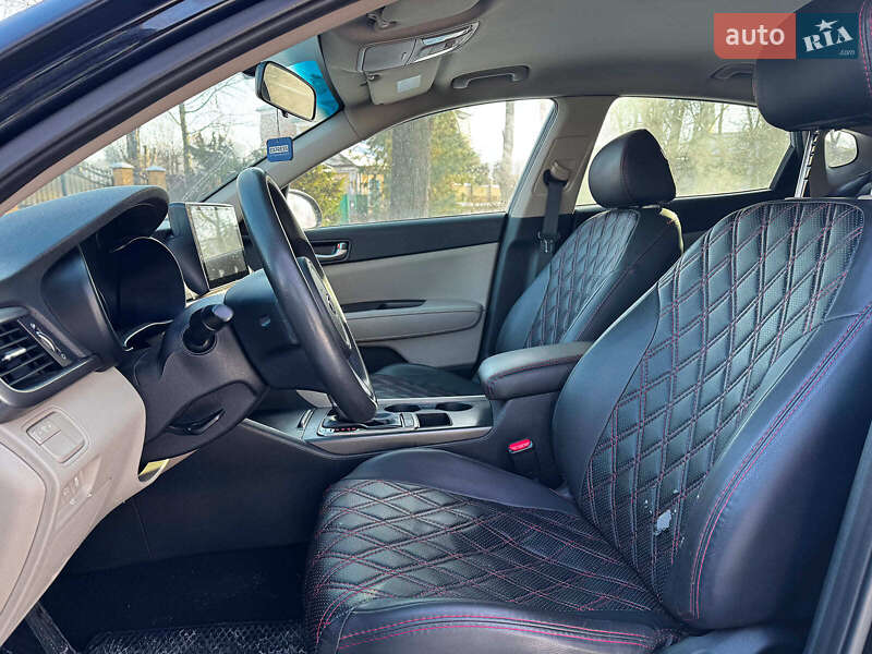 Седан Kia Optima 2015 в Києві