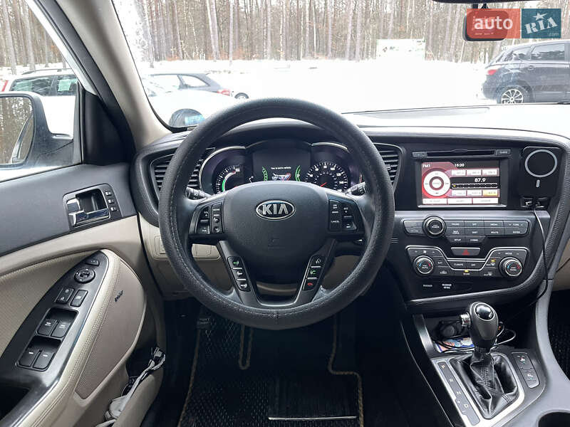 Седан Kia Optima 2013 в Черкасах