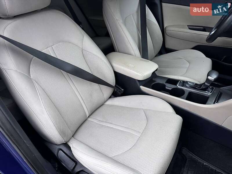 Седан Kia Optima 2016 в Кременчуці