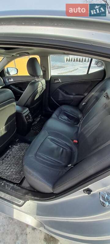 Седан Kia Optima 2012 в Львове