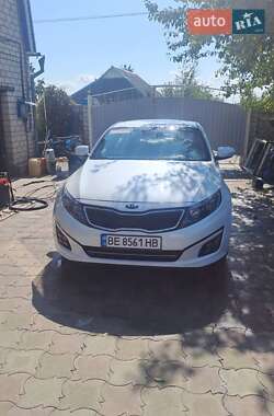 Седан Kia Optima 2015 в Южноукраинске