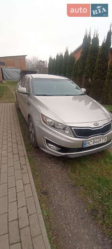 Седан Kia Optima 2013 в Львове