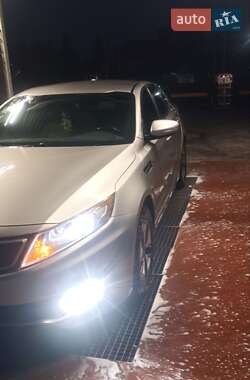 Седан Kia Optima 2013 в Львове