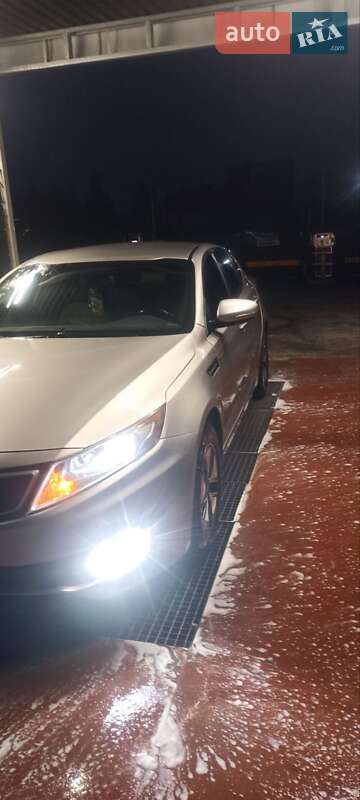 Седан Kia Optima 2013 в Львове