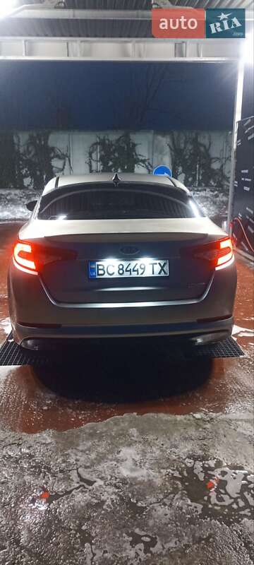 Седан Kia Optima 2013 в Львове