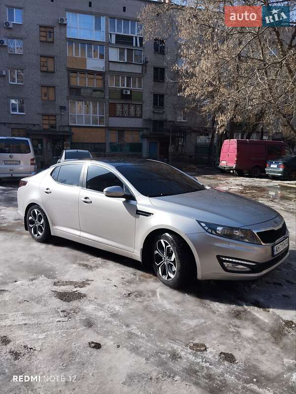 Седан Kia Optima 2012 в Славянске