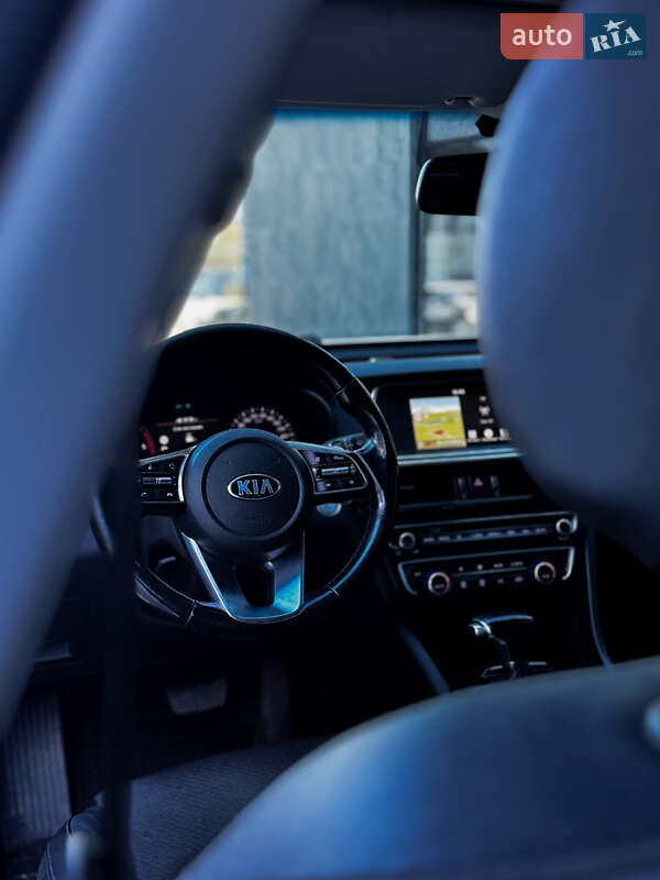 Седан Kia Optima 2019 в Ужгороде