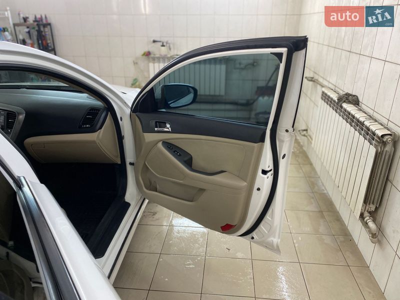 Седан Kia Optima 2011 в Харькове