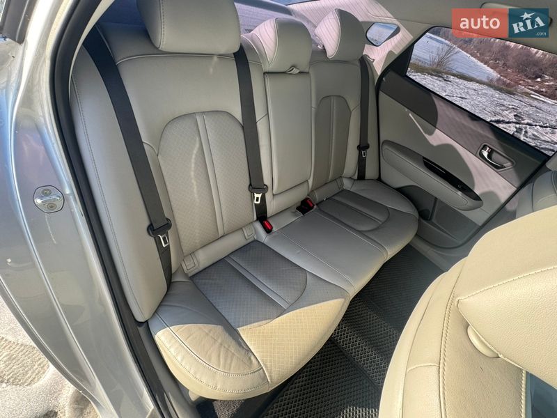 Седан Kia Optima 2016 в Києві