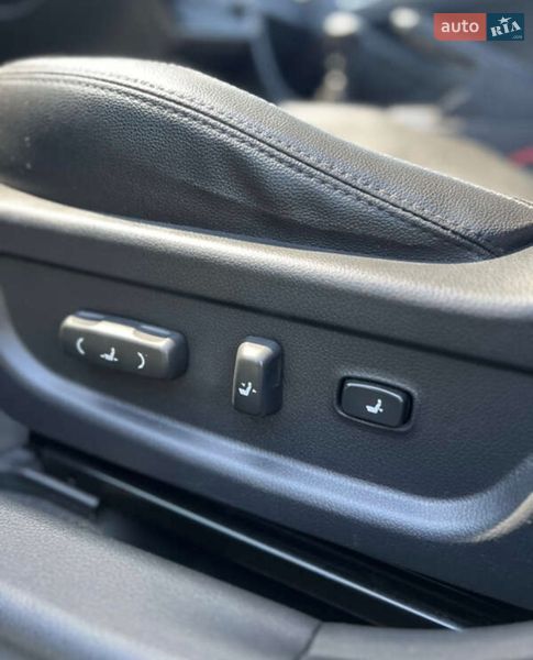 Седан Kia Optima 2012 в Корсунь-Шевченківському