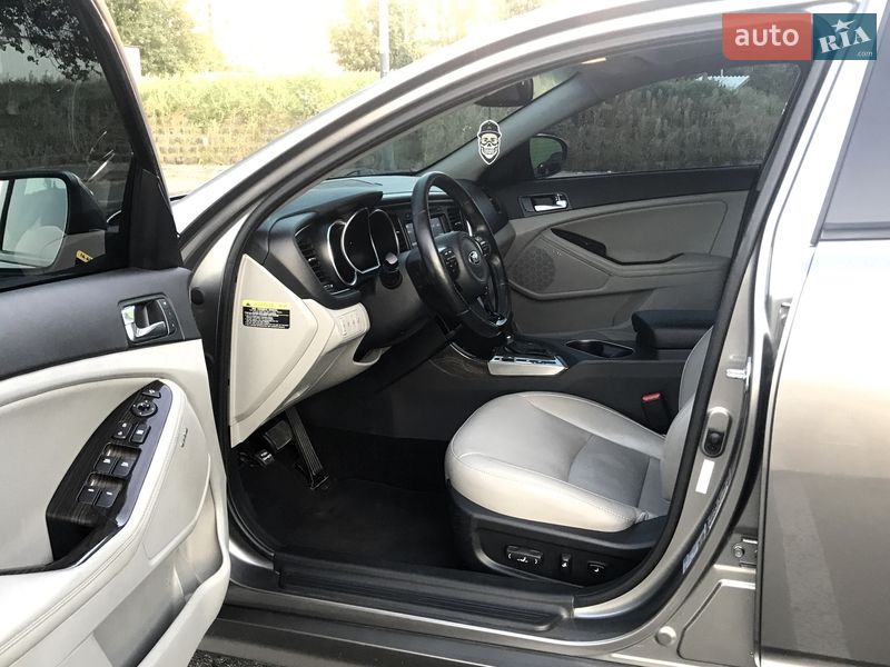Седан Kia Optima 2014 в Киеве