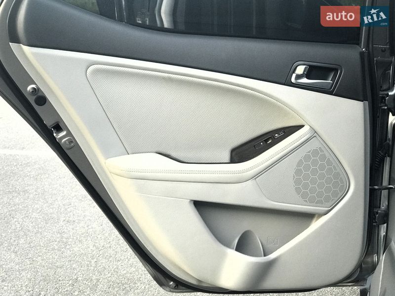 Седан Kia Optima 2014 в Киеве