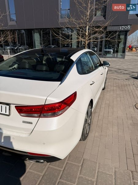 Седан Kia Optima 2016 в Ровно