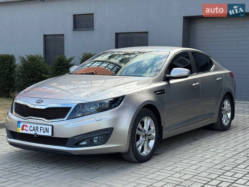 Седан Kia Optima 2012 в Львове