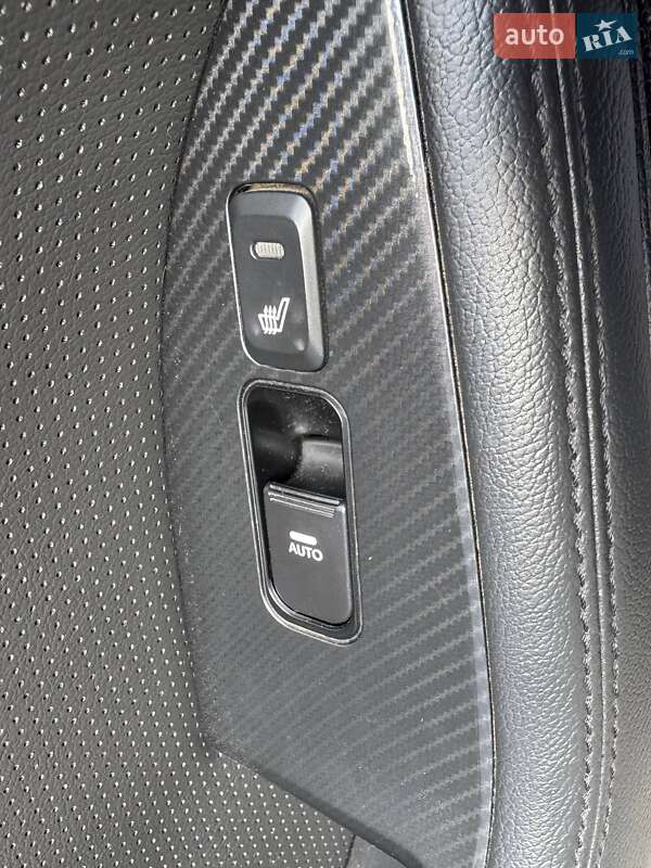 Седан Kia Optima 2012 в Львове