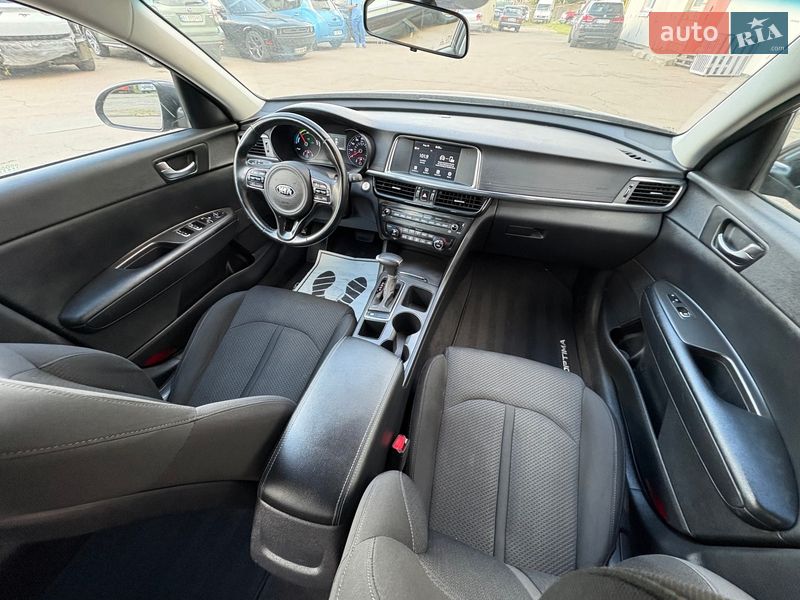 Седан Kia Optima 2016 в Киеве