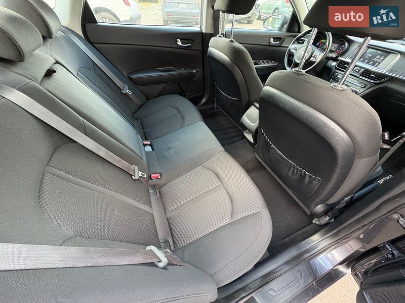 Седан Kia Optima 2016 в Киеве