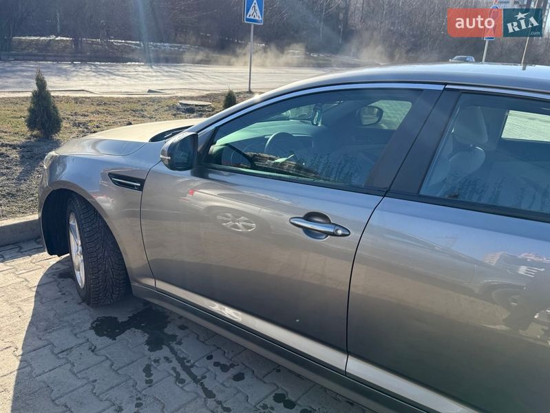 Седан Kia Optima 2015 в Хмельницком