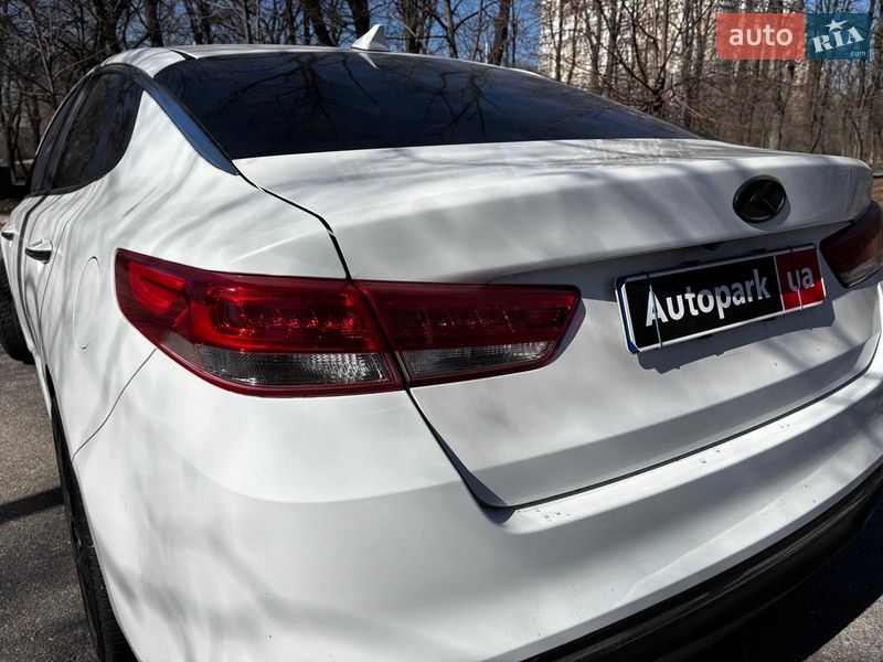 Седан Kia Optima 2016 в Запоріжжі