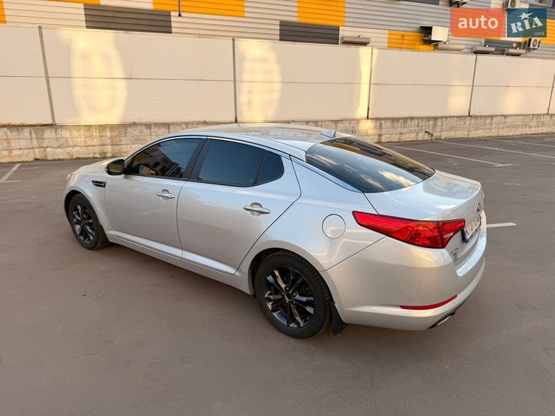 Седан Kia Optima 2012 в Києві
