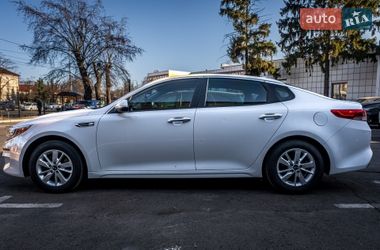 Седан Kia Optima 2017 в Киеве
