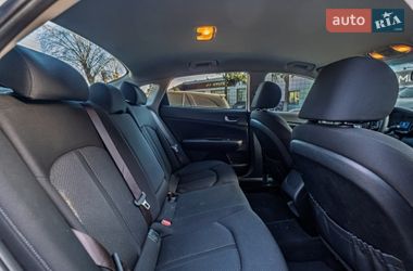 Седан Kia Optima 2017 в Киеве