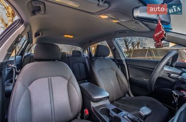 Седан Kia Optima 2017 в Киеве