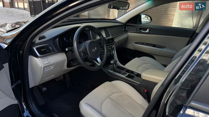 Седан Kia Optima 2017 в Ивано-Франковске